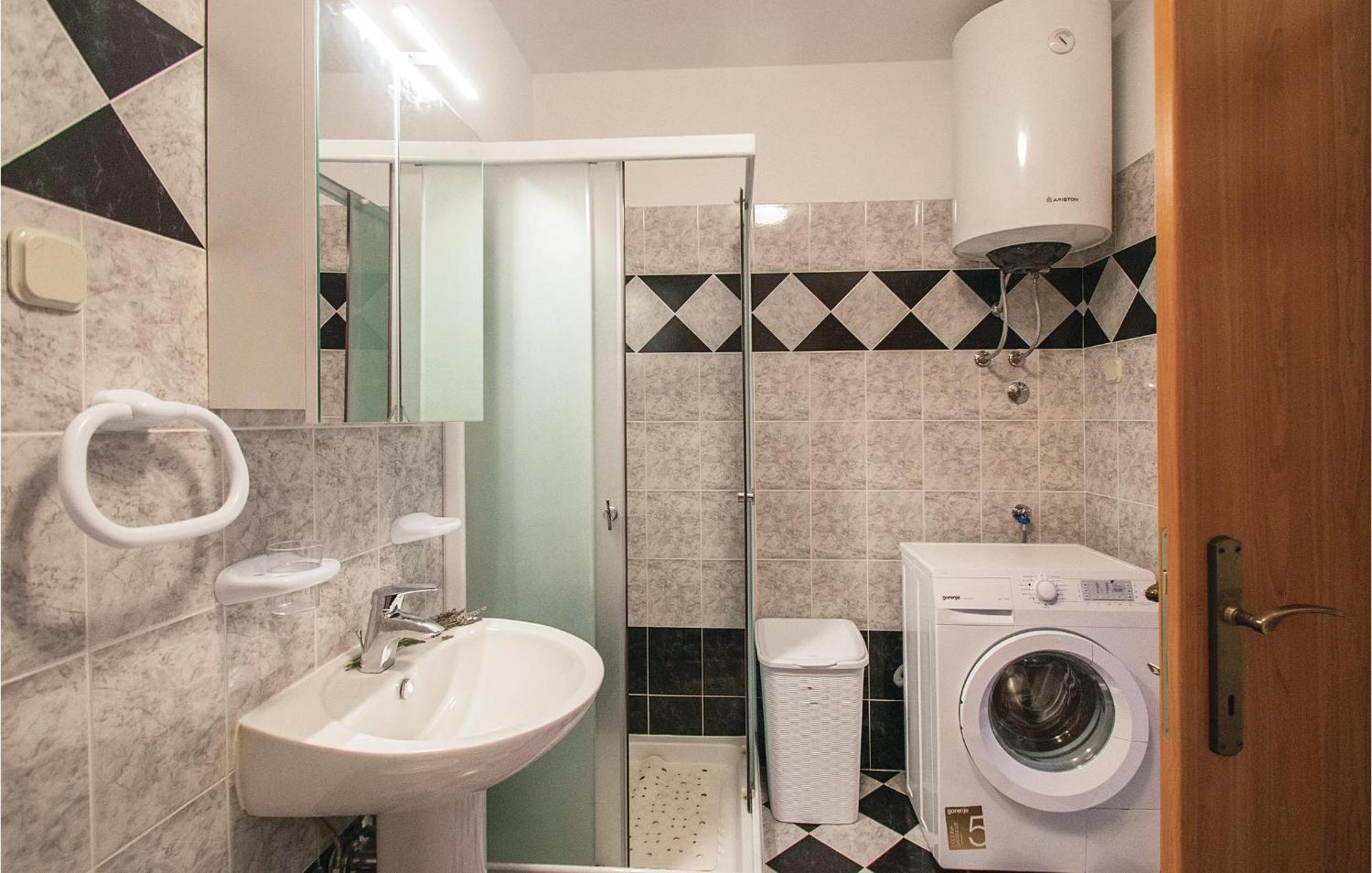 Amazing Apartment In Labin With House Sea View Zewnętrze zdjęcie